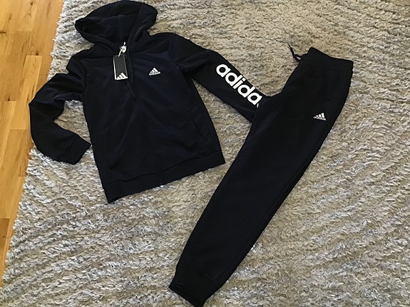 Uusi adidas verryttely puku koko M