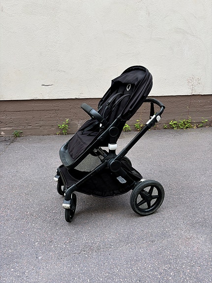 Bugaboo Fox 2 midnight black yhdistelmävaunut lisäosineen