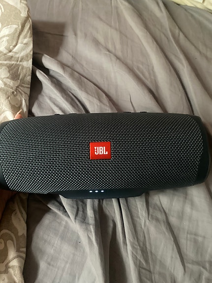 JBL Charge Bluetooth-kaiutin musta