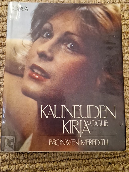 Kauneuden kirja Vogue - Bronwen Meredith kauneuskirja