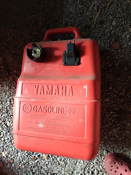 Yamaha bensatankki perämoottorille