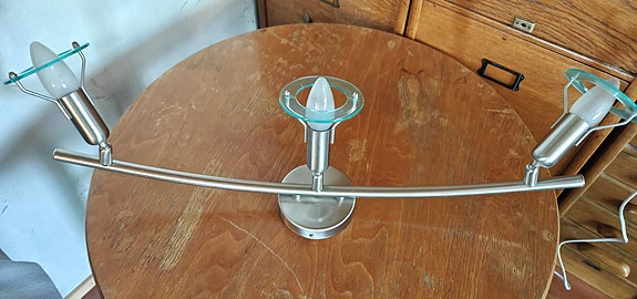 Metallinen kattovalaisin