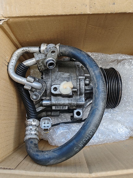 Toyota ilmastoinnin kompressori E12 VVT-i