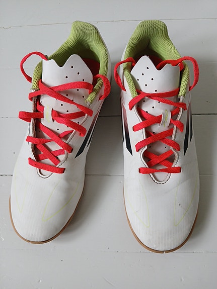 Adidas futsal-kengät, koko 38