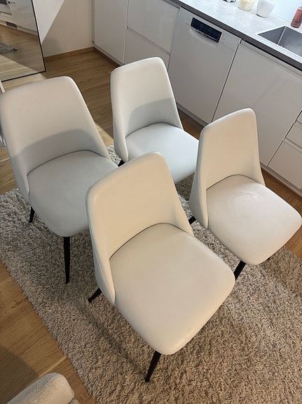 Venture Home valkoiset tuolit