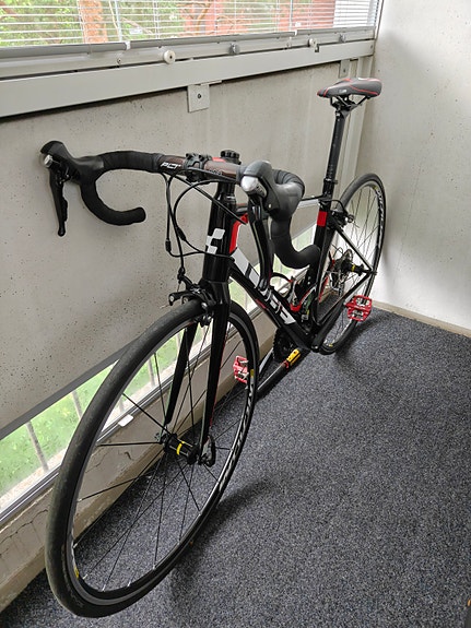 Cube Attain maantiepyörä 53 cm 28"
