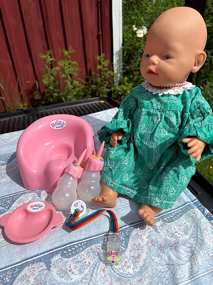 Baby Born nukke ja tarvikkeita