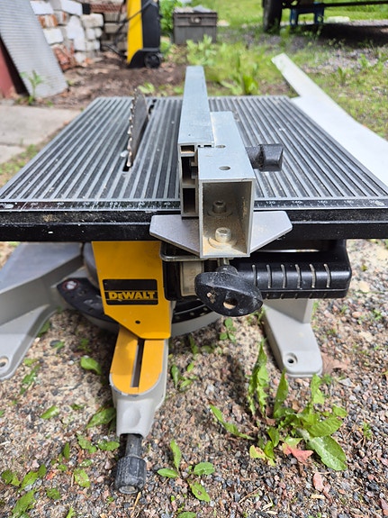 DeWalt DW711