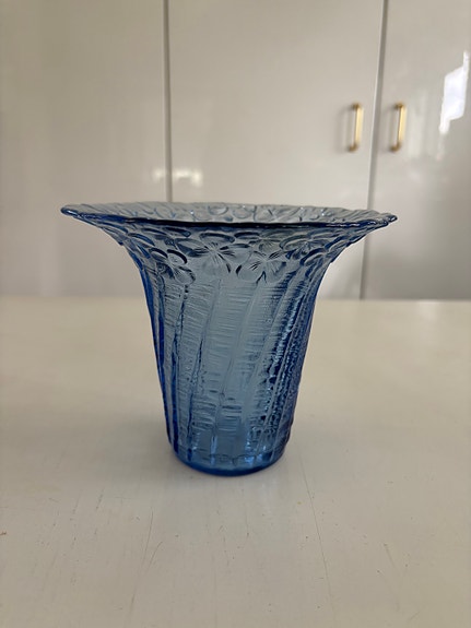 Riihimäen lasin Orvokki-maljakko 13cm