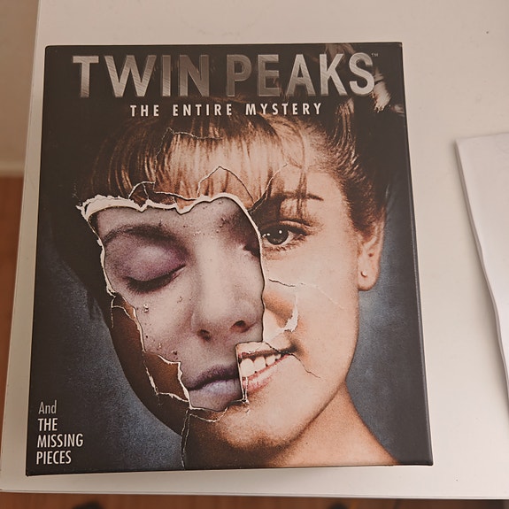 Twin peaks: the entire mystery