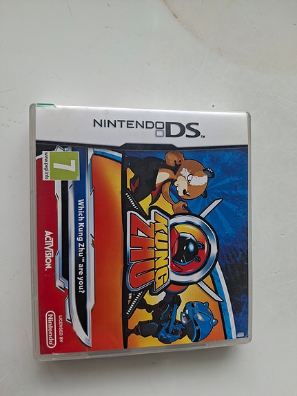 Nintendo Ds Peli (Khung Zhu)
