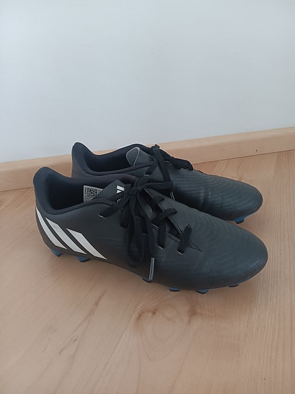 Adidaksen nappikset 36 2/3