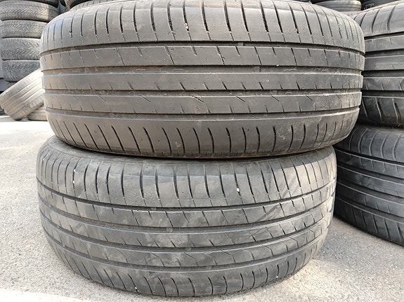 215/55/17 nexen kesärenkaat 2 kpl, pinta 5mm. Dot 4519
