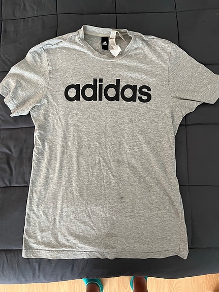Adidas harmaa t-paita