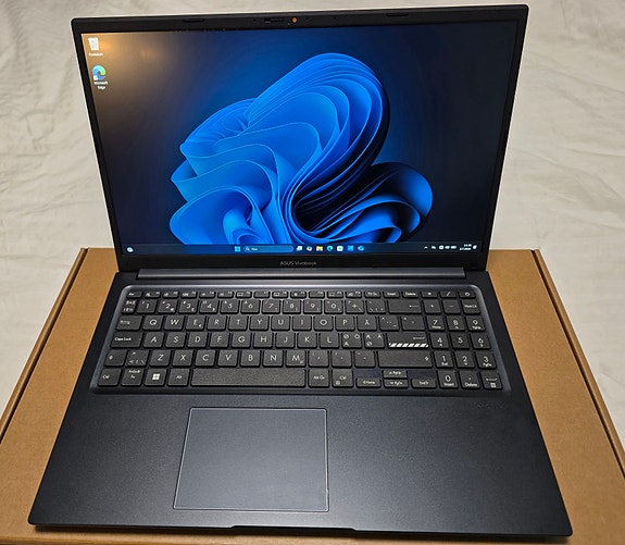 ASUS Vivobook X1504