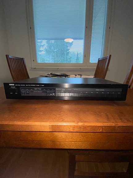 Yamaha T-520 viritin musta