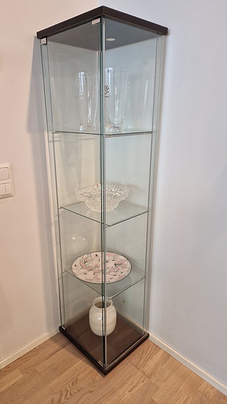 IKEA Detolf lasivitriini