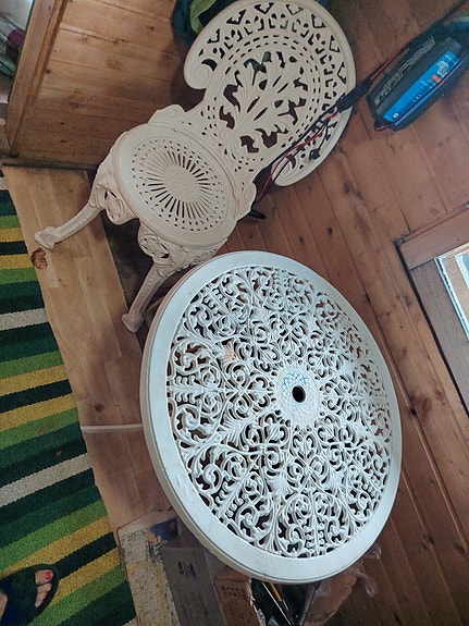 Puutarha tuoli ja pöytä