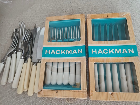 Hackman Sorsakoski aterimet pakkauksissa
