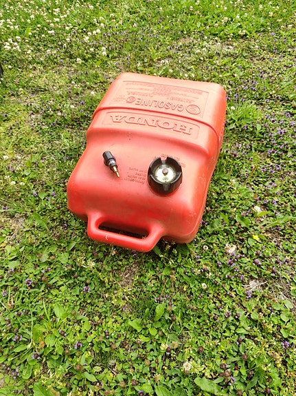 Honda bensatankki veneeseen punainen