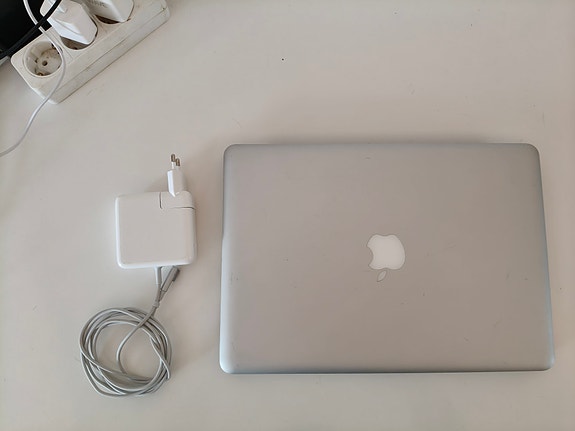 Apple MacBook Pro 13" Mid2010