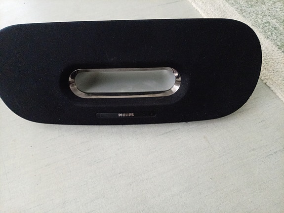 Philips kaiutin telakalla+ virtajohto