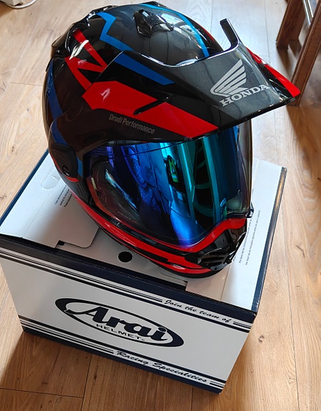 Arai Tour-X5 Honda moottoripyöräkypärä koko S musta/punainen