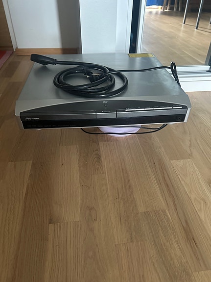 Pioneer DVD/CD Receiver