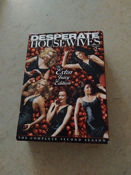 Desperate Housewives kausi 2 DVD-boksi Extra Juicy Edition
