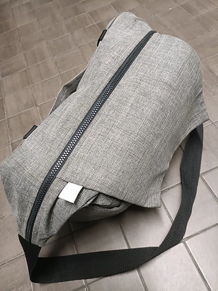 Stokke harmaa hoitolaukku rattaisiin