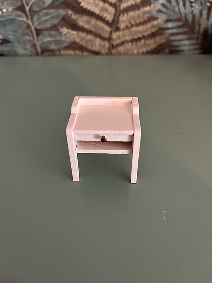 Lundby yöpöytä