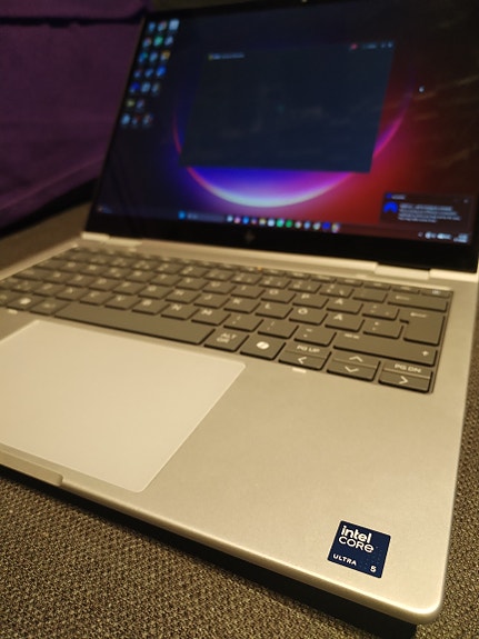 HP Elitebook 8 flip AI 2-in-1 kannettava