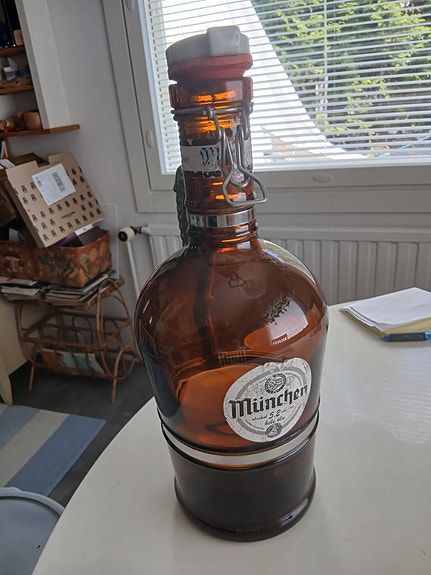 Olut pullo 3 litraa
