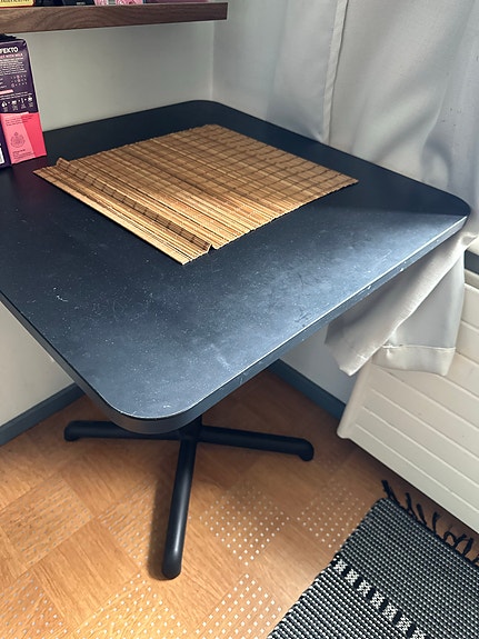 Ikea pieni ruokapöytä
