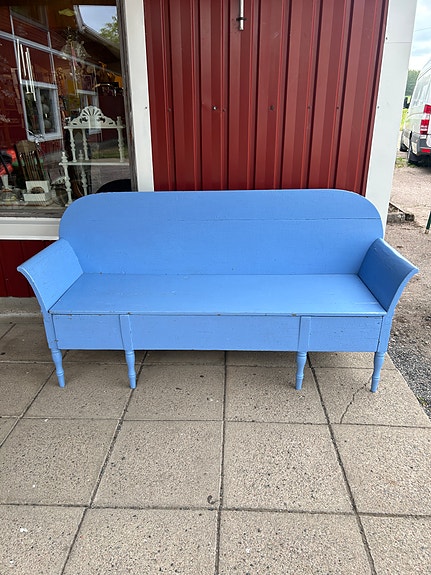 Sivustavedettävä sohva