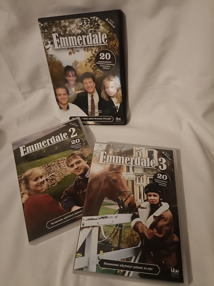 Emmerdale kaudet 1-3 DVD boxit.