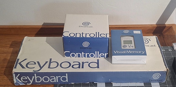 Dreamcast lisätarvikkeita