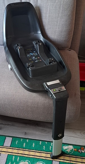 Myydään Maxi-Cosi FamilyFix One Jalusta (tuotekoodi 0248793-)
