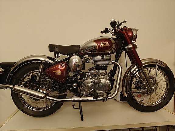 Royal Enfield -moottoripyörän pienoismalli punainen/hopea