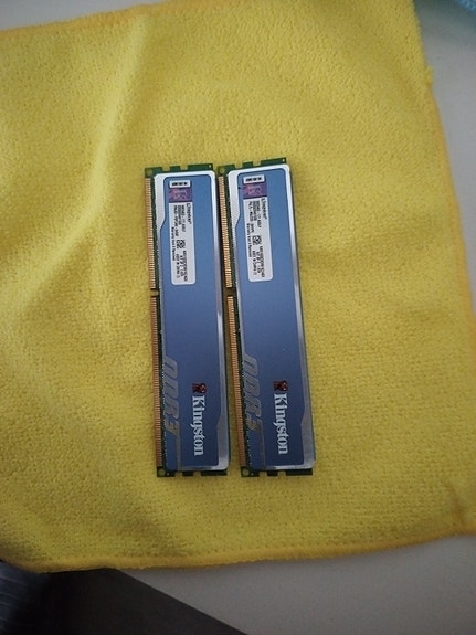 Kingston HyperX Blu DDR3 muistit