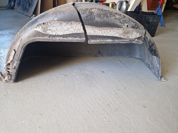 OSTETAAN sisäLOKASUOJA n. 700x260 KNAUS TAI VASTAAVA