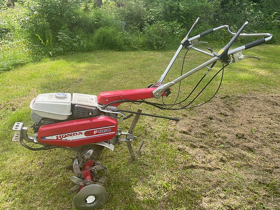 Honda f560 puutarhajyrsin/ sarvitraktori