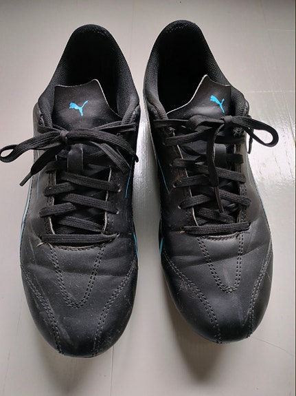 Puma jalkapallo nappikset 40