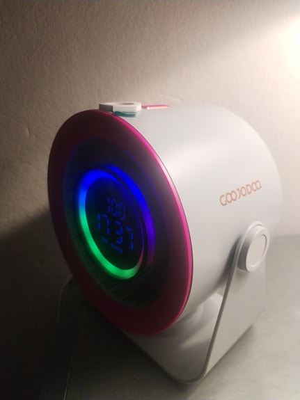 Tehokas pöytä/seinä tuuletin led-valoilla