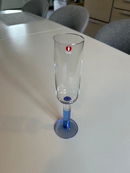 Iittala Mondo kuohuviinilasi sinisellä jalalla 8 kpl