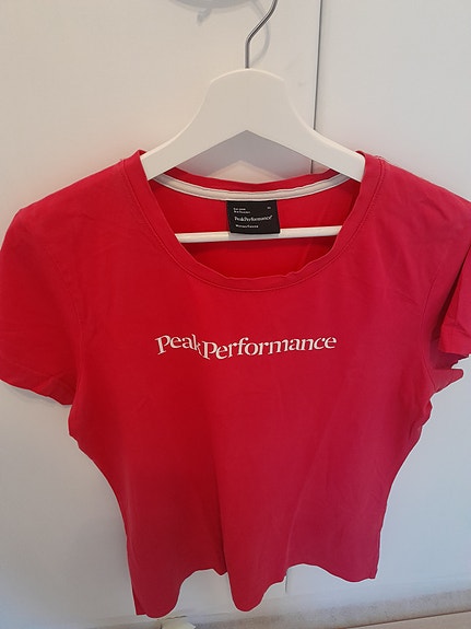 Peak Performance t paita