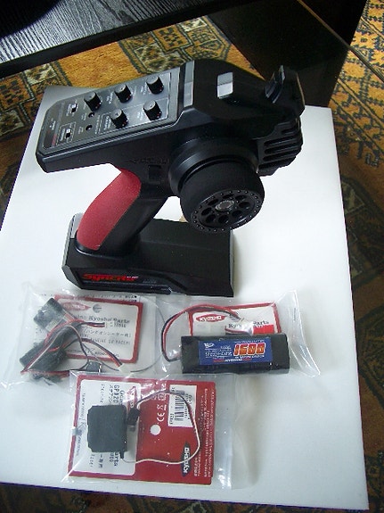 Kyosho ajopaketti.
