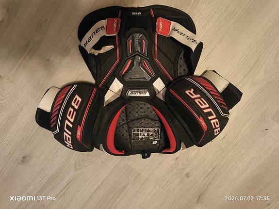 Bauer NSX Hartiasuoja 130-145cm