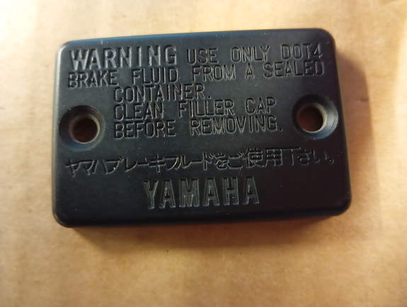 Yamaha YZF 1000 -96 JARRUSÄILIÖN KANSI
