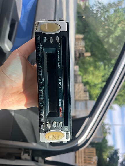 Sony CDX-L400X autosoitin CD-radio